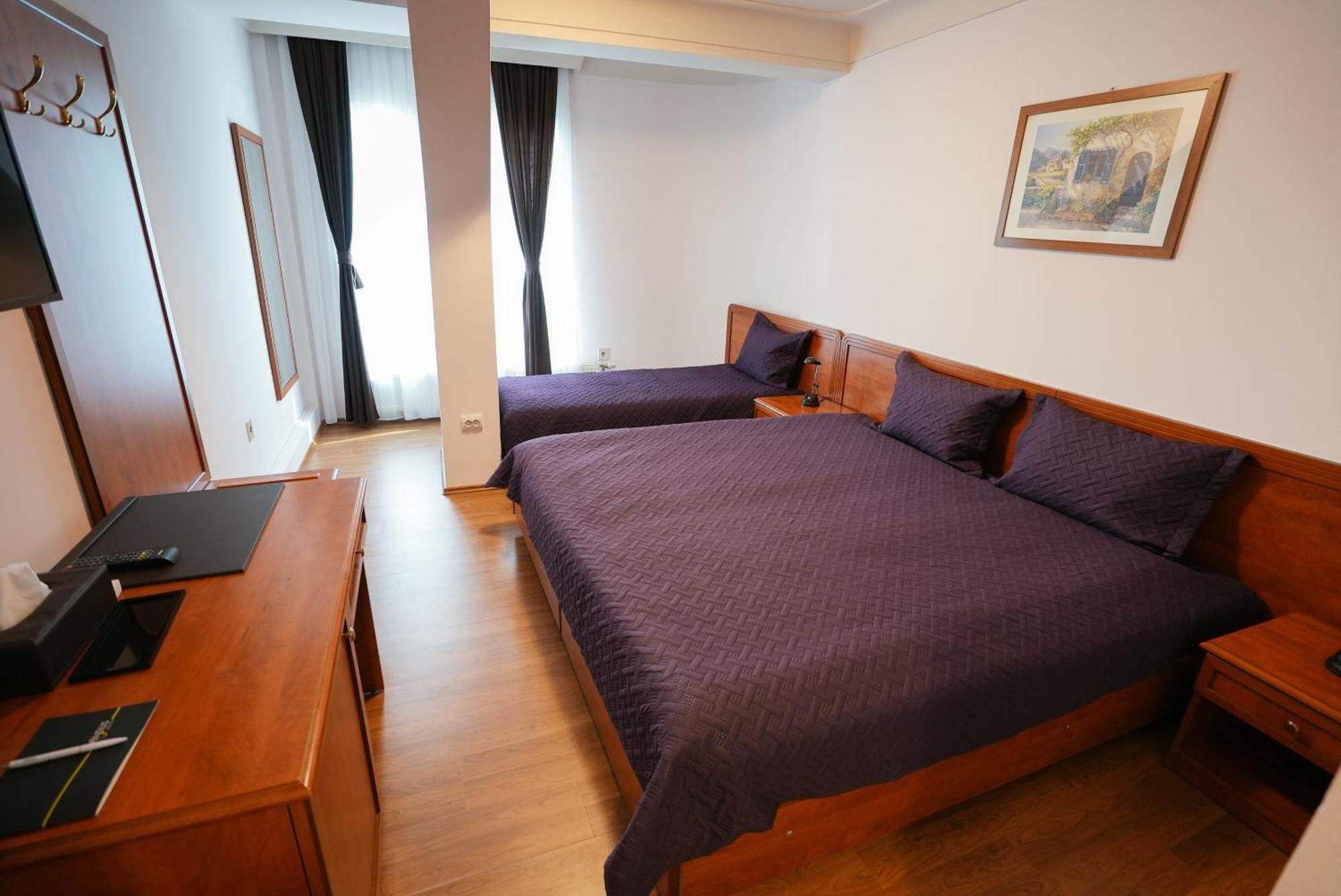 Hotel Gold Inn Peje Buitenkant foto