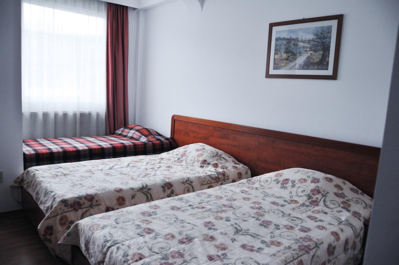 Hotel Gold Inn Peje Buitenkant foto