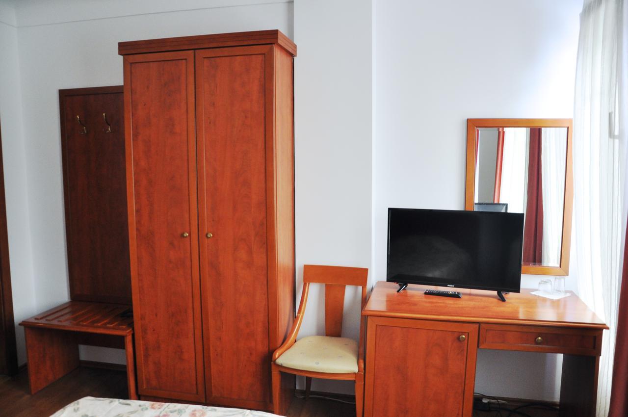 Hotel Gold Inn Peje Buitenkant foto